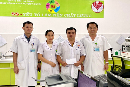 LÃNH ĐẠO BỆNH VIỆN ĐA KHOA KHU VỰC VỊ XUYÊN THĂM HỎI, ĐỘNG VIÊN, HỖ TRỢ VIÊN CHỨC NGƯỜI LAO ĐỘNG CHỊU THIỆT HẠI DO BÃO SỐ 10