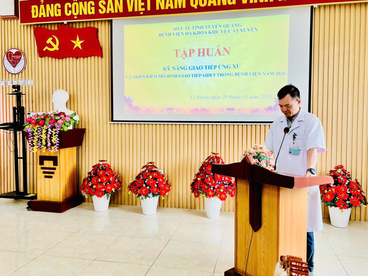 Bệnh viện đa khoa khu vực Vị Xuyên tổ chức tập huấn kỹ năng giao tiếp, ứng xử và triển khai mô hình giao tiếp AIDET năm 2026